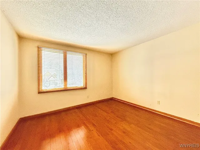 $3,200 | 8 Hummingbird Lane, Amherst, NY 14228