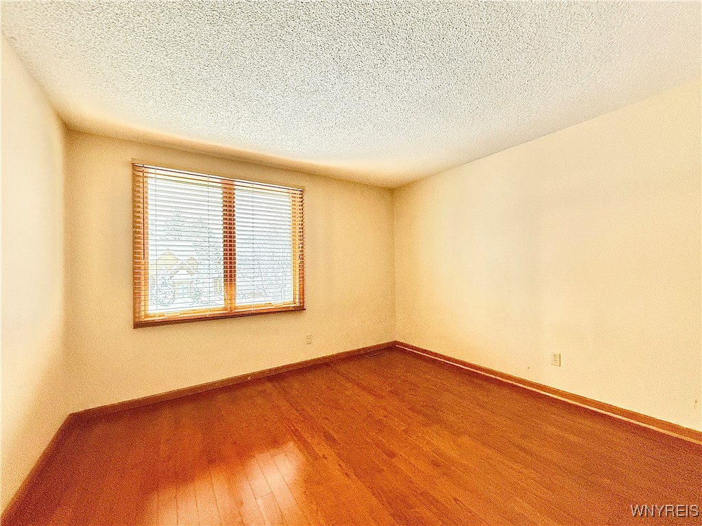 8 Hummingbird Lane Amherst, NY 14228 - Photo 21 of 32