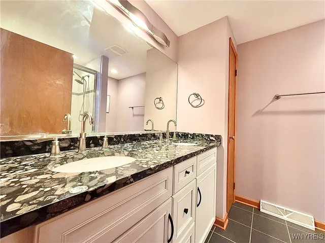 $3,200 | 8 Hummingbird Lane, Amherst, NY 14228