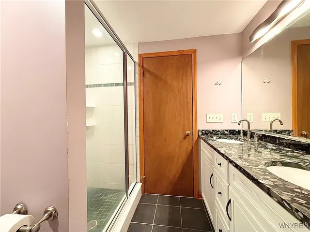 $3,200 | 8 Hummingbird Lane, Amherst, NY 14228