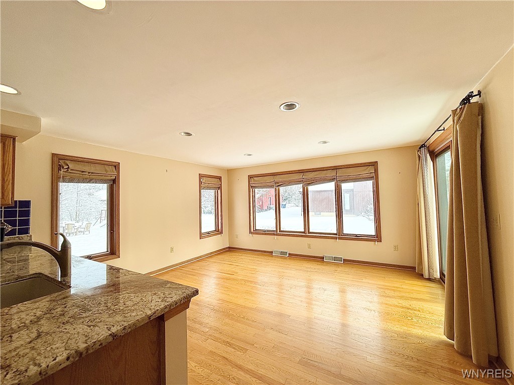 8 Hummingbird Lane Amherst, NY 14228 - Photo 10 of 32