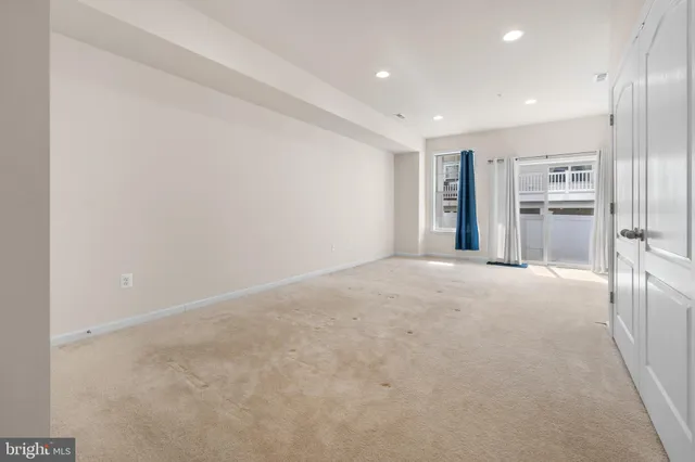 a bathroom with a toilet