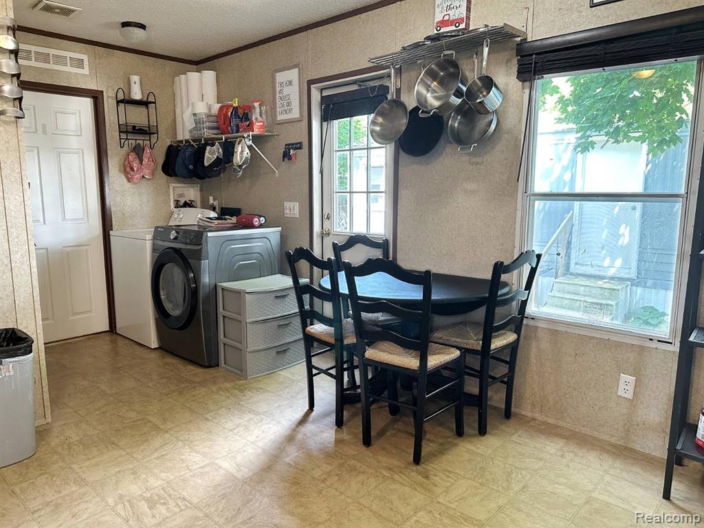 2240 Brooklyn Road Jackson, MI 49203 - Photo 8 of 33
