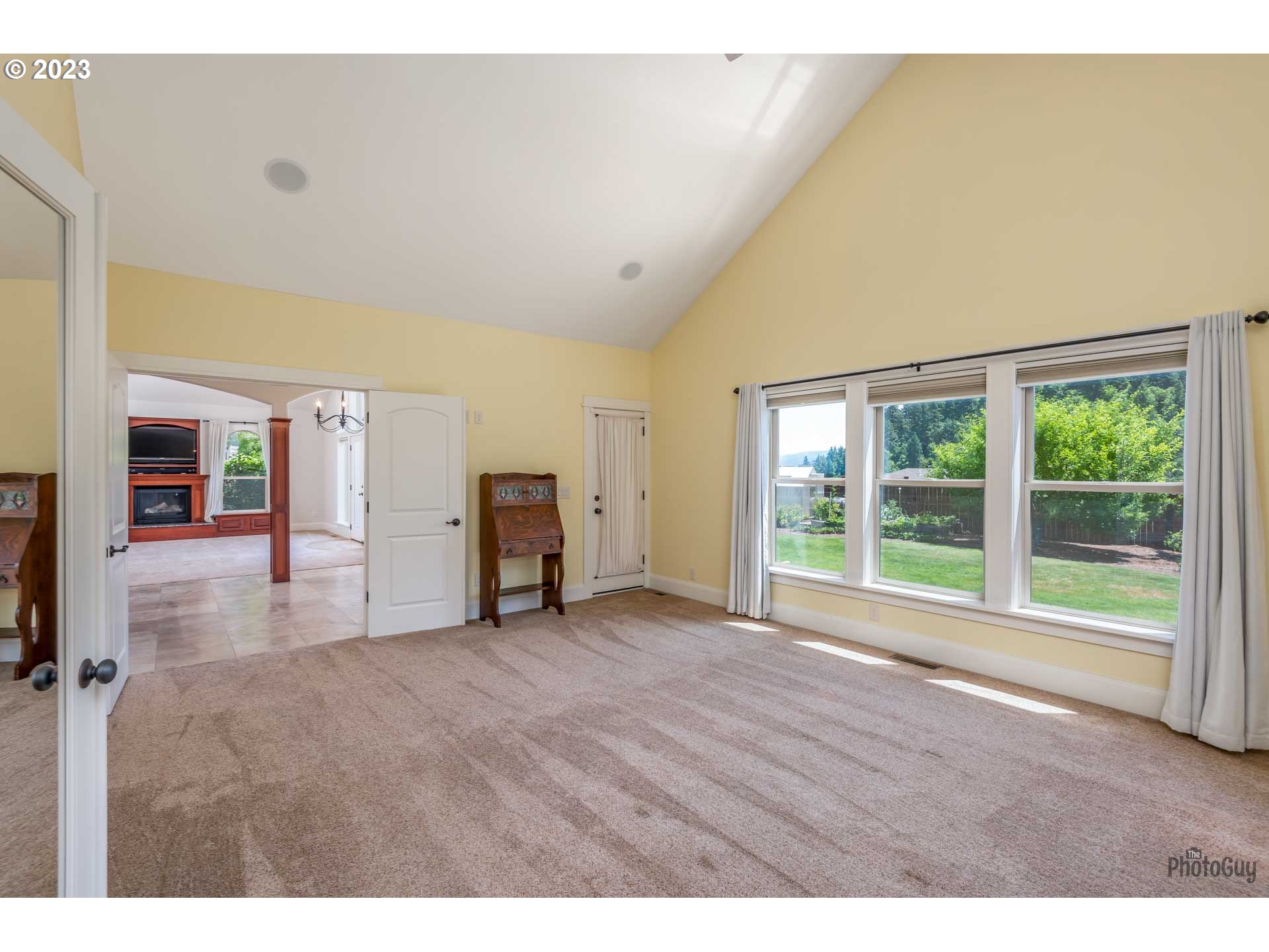 6099 Graystone Loop Springfield, OR 97478 - Photo 22 of 48 a view of an empty room with a window