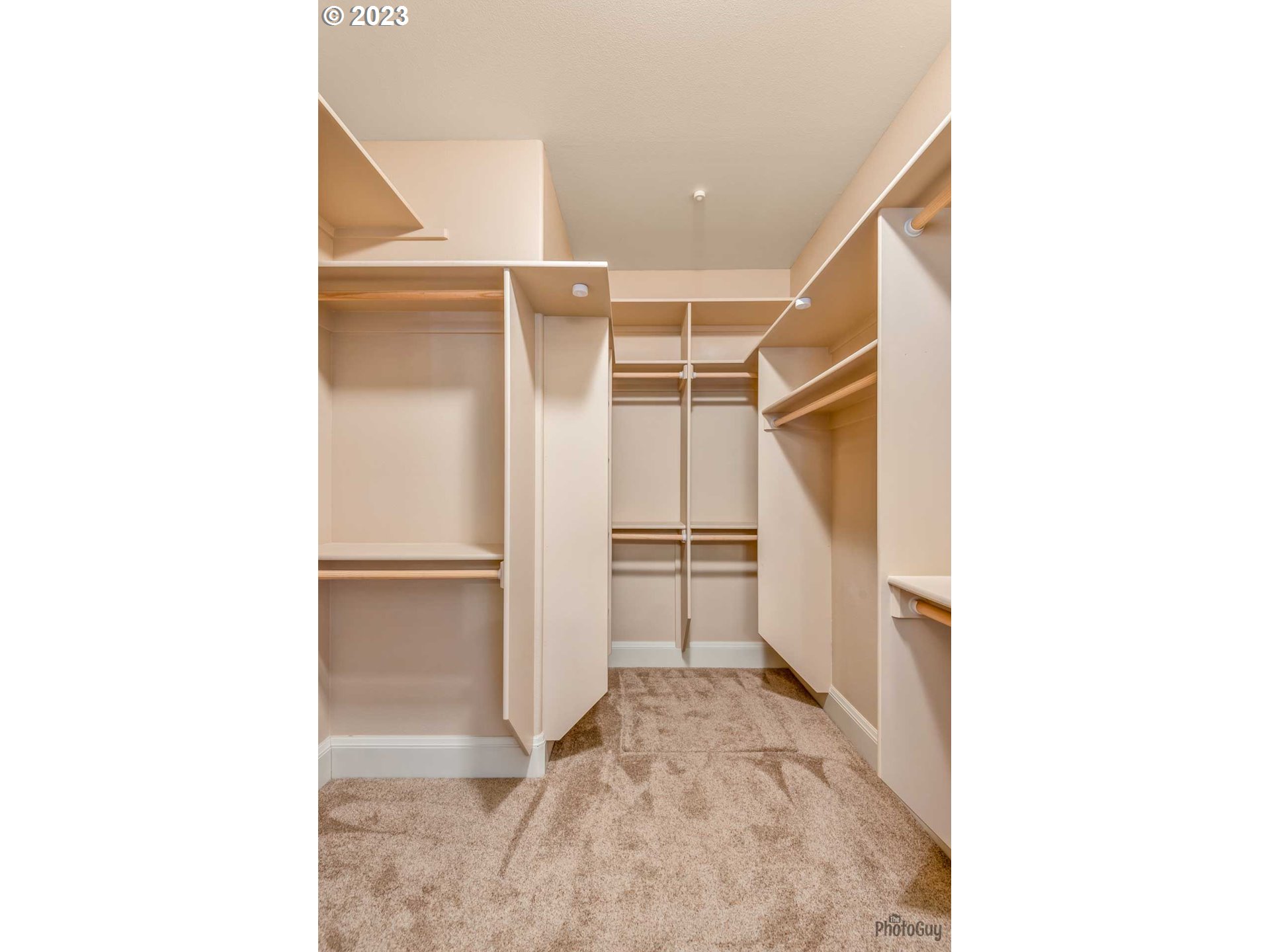 6099 Graystone Loop Springfield, OR 97478 - Photo 27 of 48 a view of walk in closet with empty racks