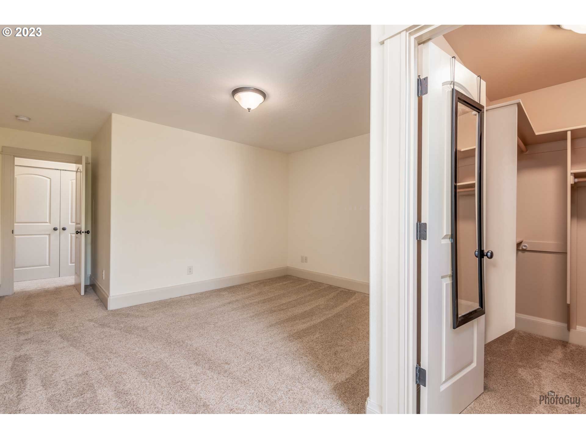 6099 Graystone Loop Springfield, OR 97478 - Photo 34 of 48 a view of an empty room