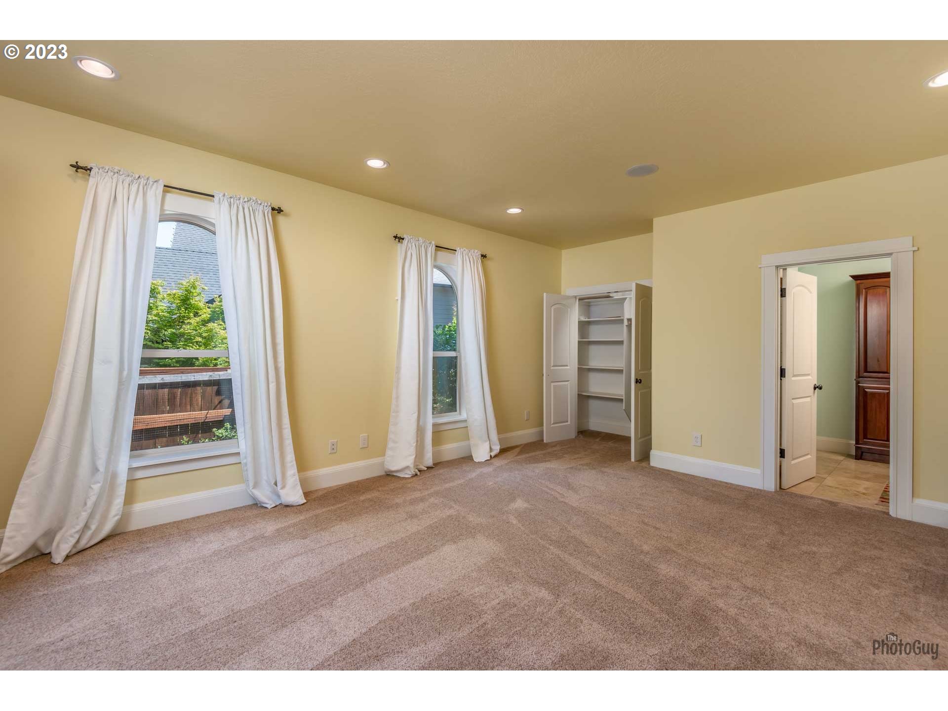 6099 Graystone Loop Springfield, OR 97478 - Photo 6 of 48 a view of empty room with wooden floor