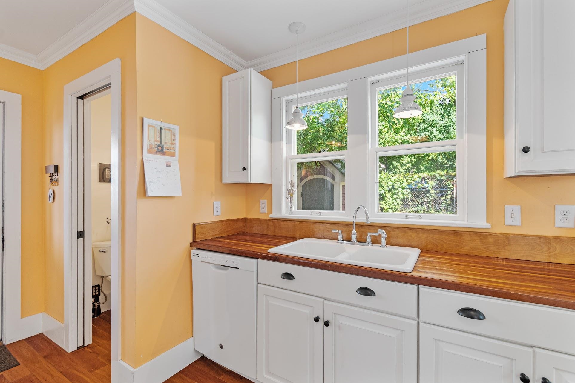 218 Pine Street Burlington, VT 05401 - Photo 14 of 47