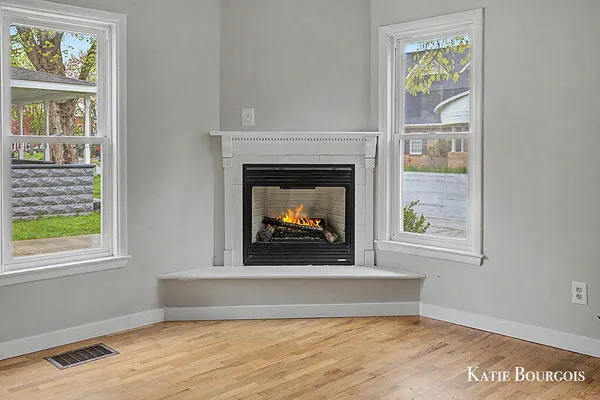 $330,000 | 132 North Monroe Street, Rockford, MI 49341