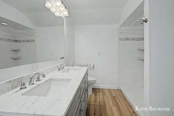$330,000 | 132 North Monroe Street, Rockford, MI 49341