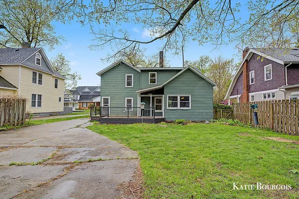 $330,000 | 132 North Monroe Street, Rockford, MI 49341