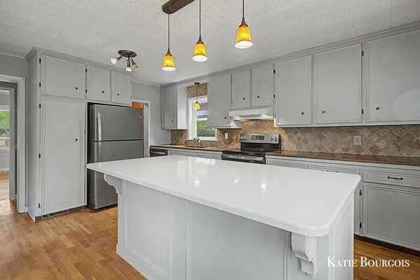 $330,000 | 132 North Monroe Street, Rockford, MI 49341
