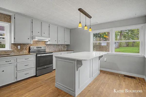 $330,000 | 132 North Monroe Street, Rockford, MI 49341