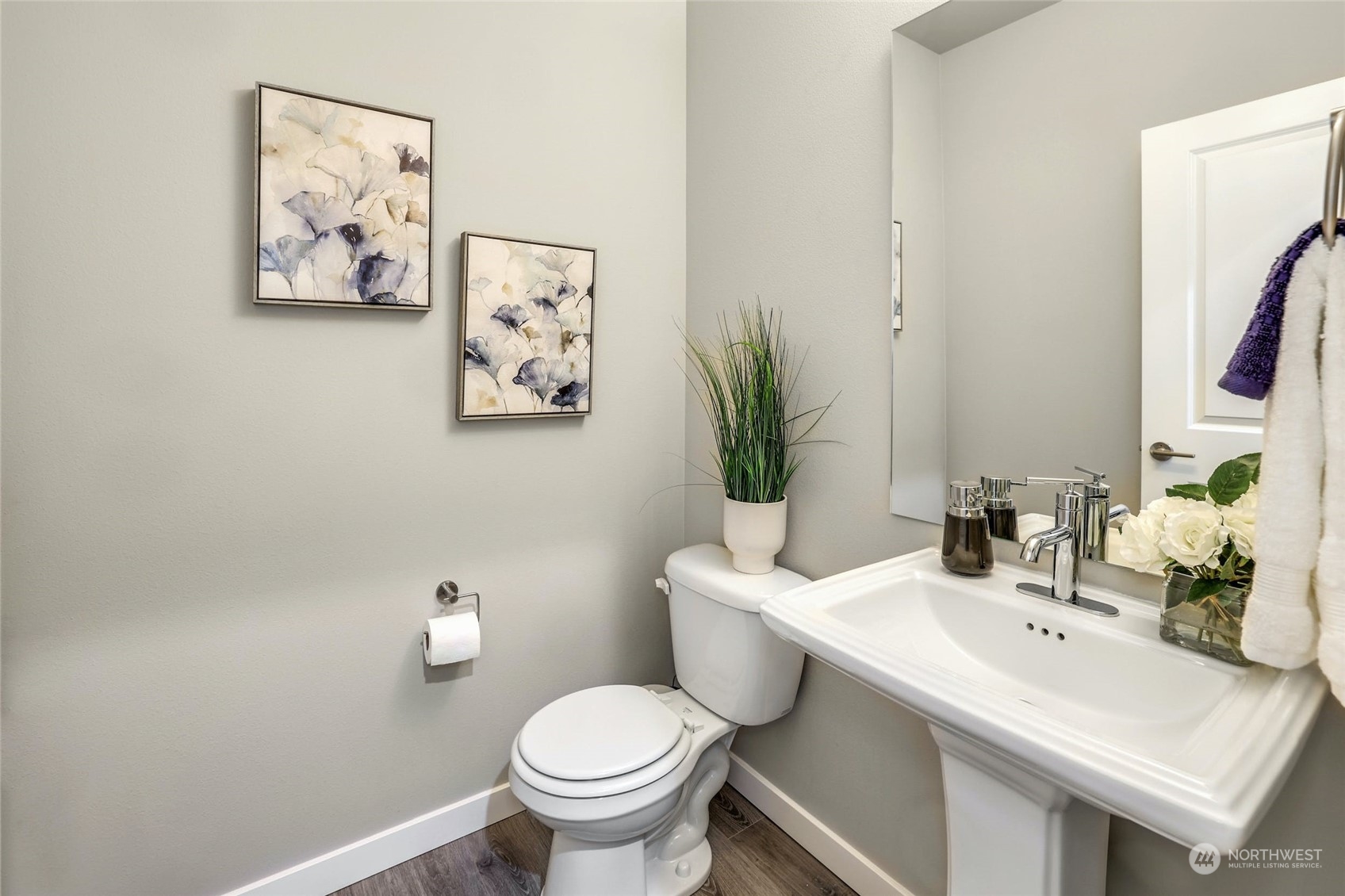 12718 35th Avenue Southeast, Unit E2 Everett, WA 98208 - Photo 15 of 28 a bathroom with a sink and a toilet