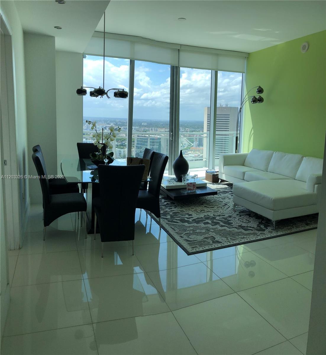 90 Southwest 3rd Street, Unit PH7 Miami, FL 33130 - Photo 2 of 11 Gallery Image 2