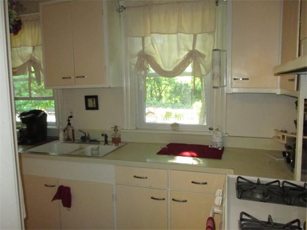 112 Derby Road Melrose, MA 02176 - Photo 5 of 17 Gallery Image 5