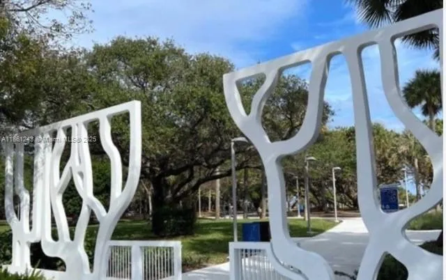 $4,000 | 233 80th Street, Unit 1, Miami Beach, FL 33141