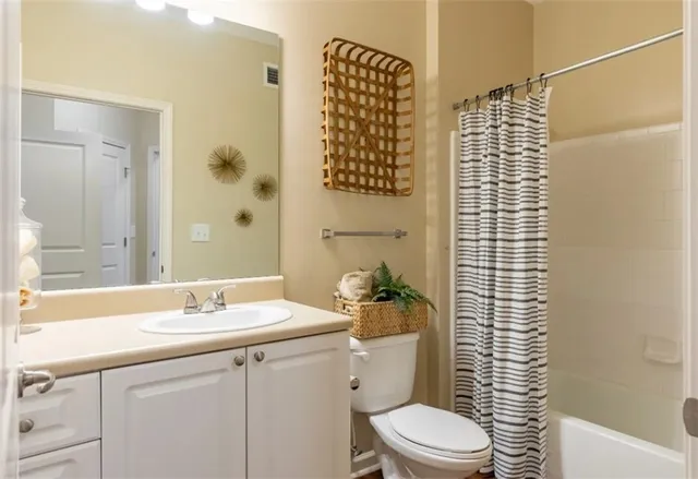 $1,323 | 1600 Overlook Park Lane, Unit 1015, Lawrenceville, GA 30043