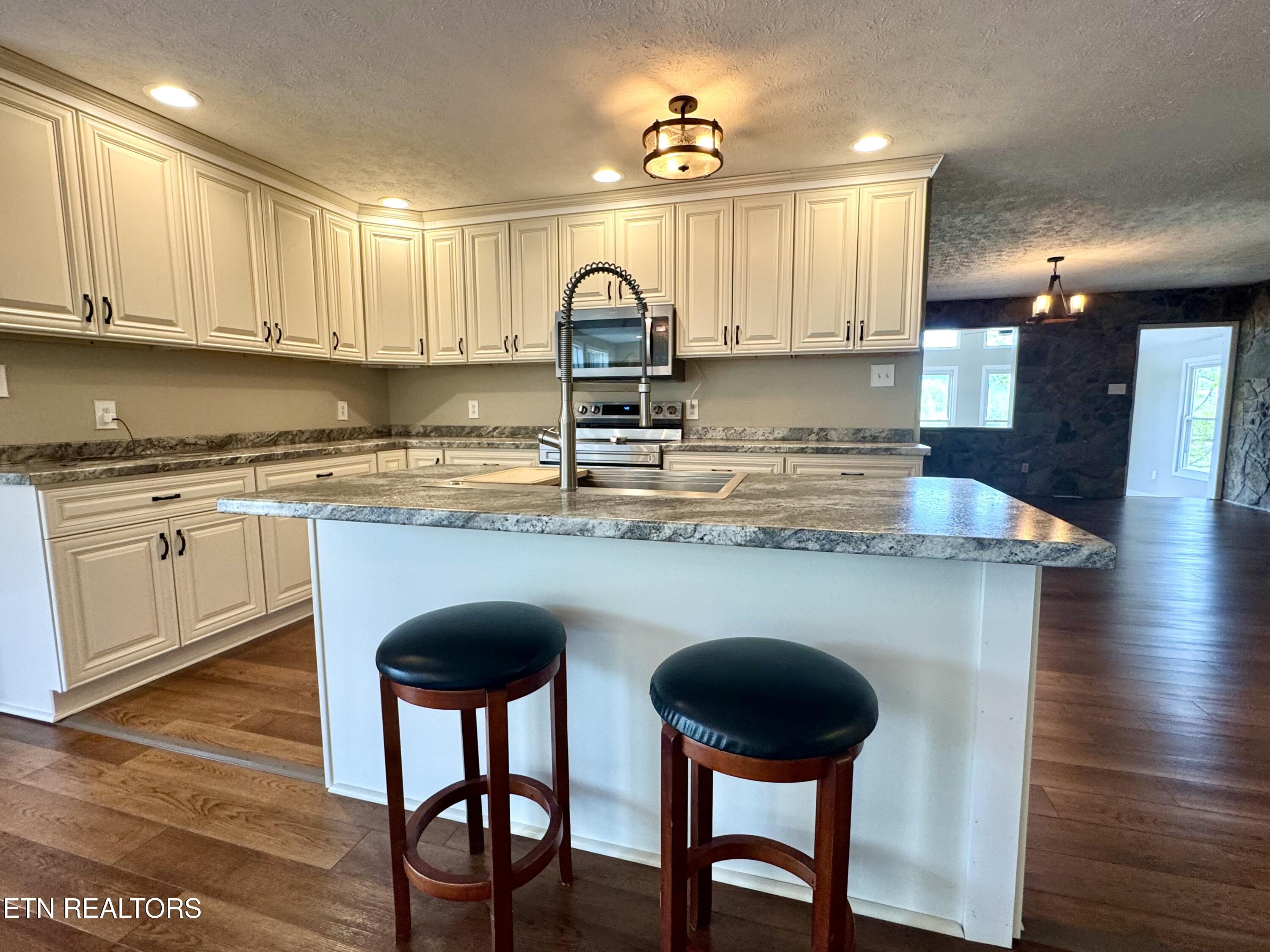 1405 Glade Springs Road La Follette, TN 37766 - Photo 13 of 48 IMG_9004