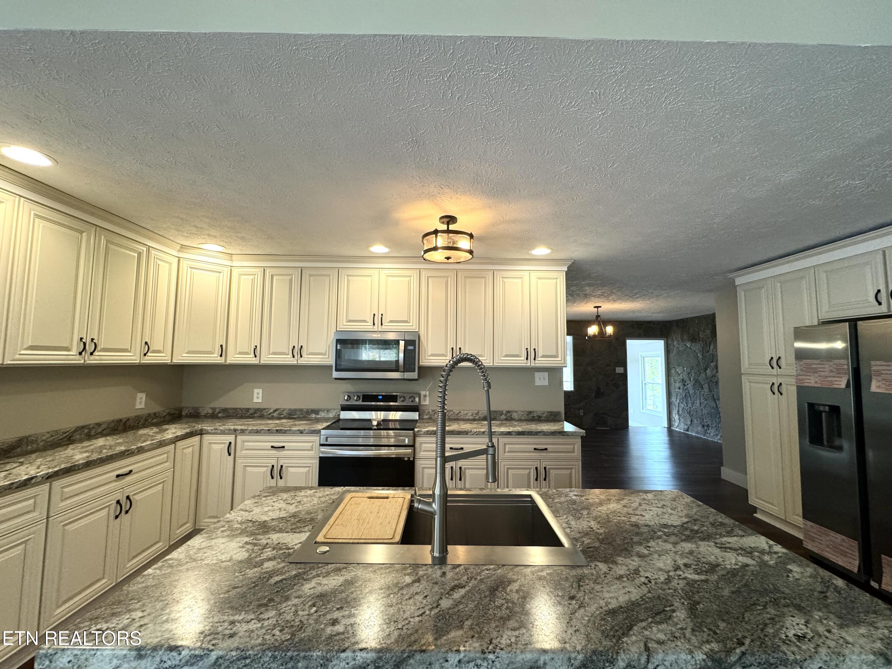 1405 Glade Springs Road La Follette, TN 37766 - Photo 16 of 48 IMG_9002