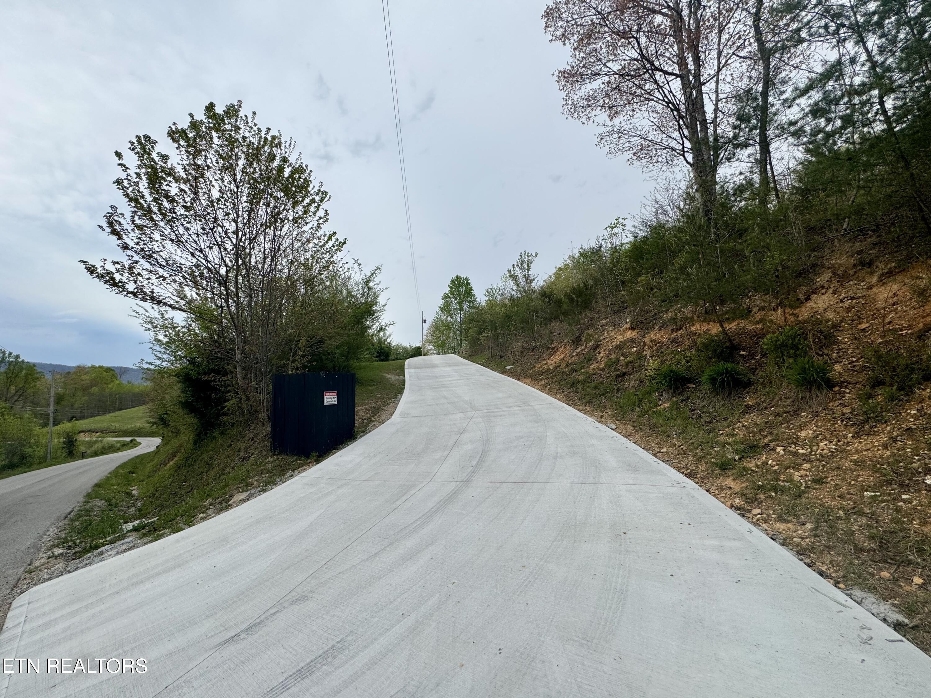 1405 Glade Springs Road La Follette, TN 37766 - Photo 2 of 48 IMG_9062