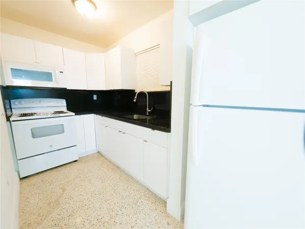 $1,900 | 3050 Northwest 21st Avenue, Unit 9, Miami, FL 33142