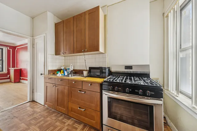 $75,000 | 6851 South Paxton Avenue, Unit 1N, Chicago, IL 60649