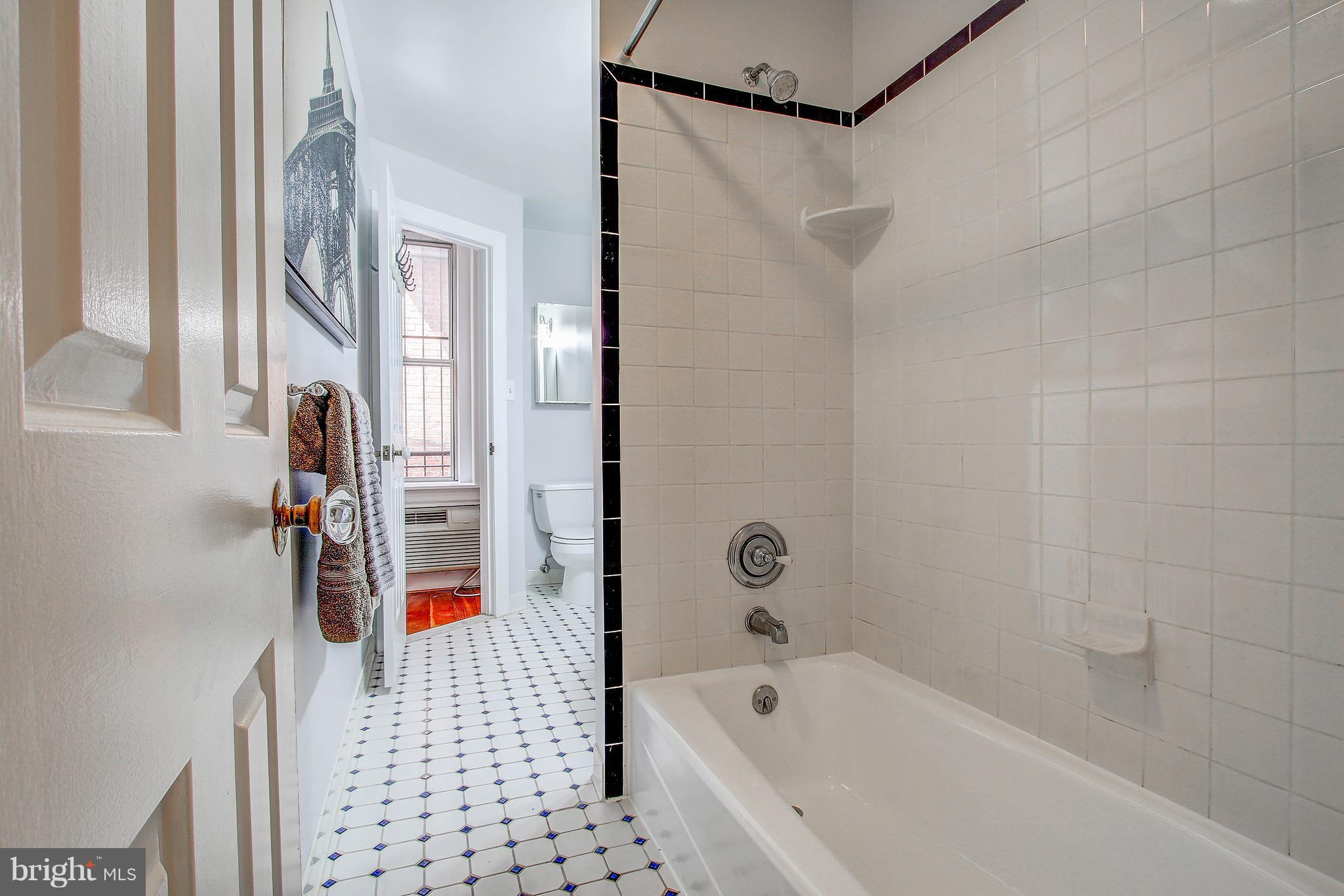 1824 S Street Northwest, Unit 101 Washington, DC 20009 - Photo 18 of 22 Bath (Master)