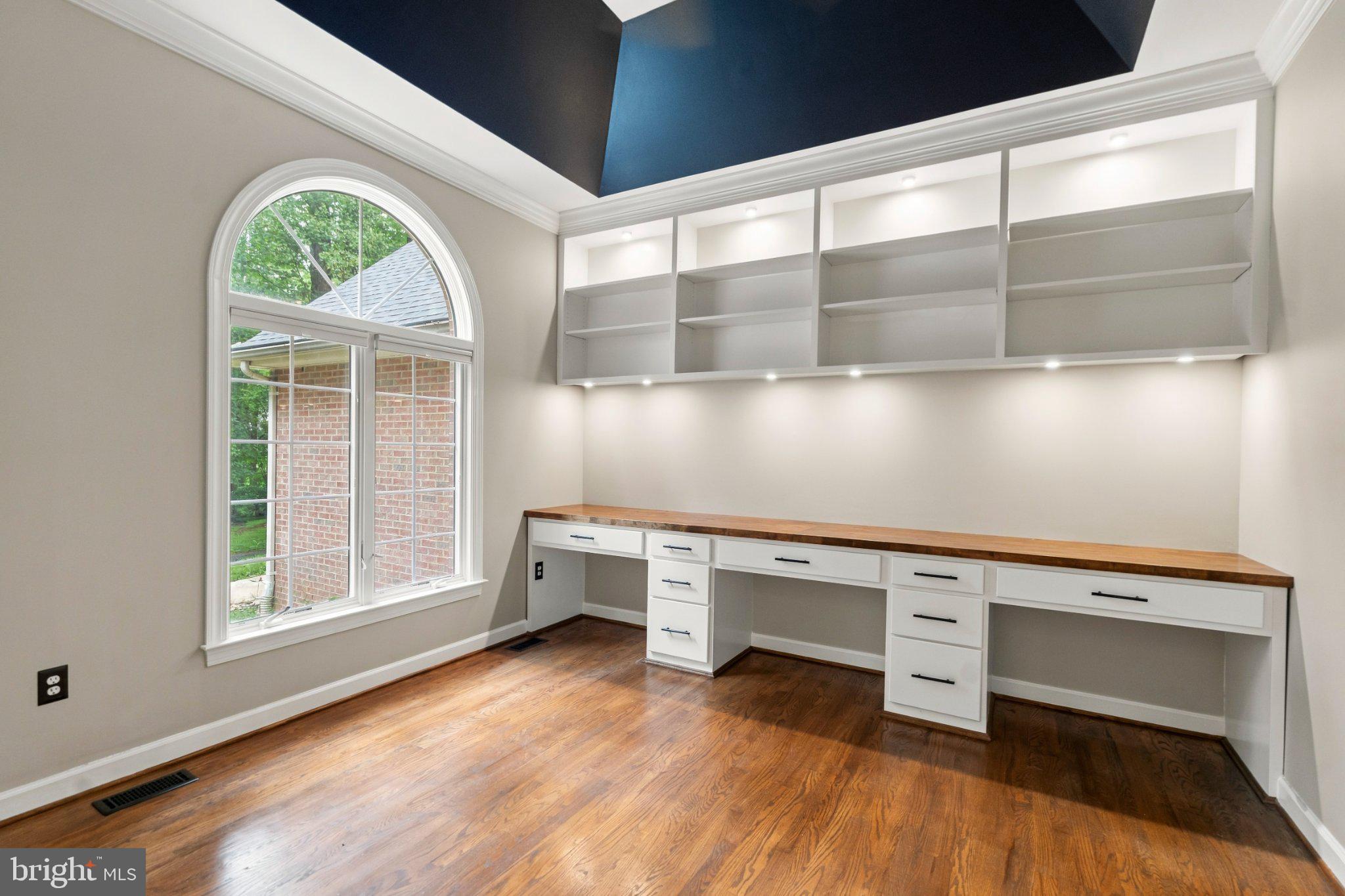 41433 Red Hill Road Leesburg, VA 20175 - Photo 28 of 45 Office Includes Amazing Built-ins