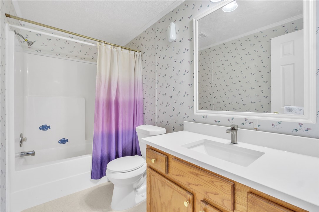 364 Cedar Lane Road Westminster, SC 29693 - Photo 19 of 27 Guest Bath