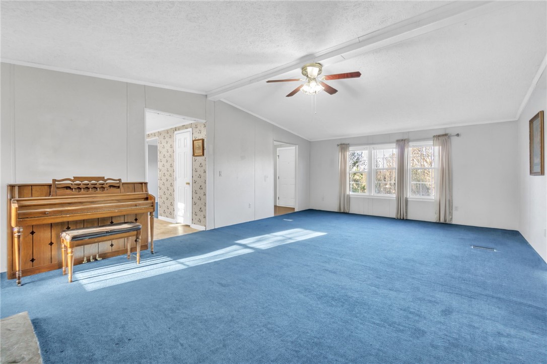 364 Cedar Lane Road Westminster, SC 29693 - Photo 6 of 27 Living room