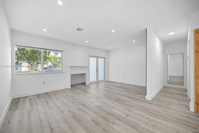 $4,999 | 876 Northeast 81st Street, Miami, FL 33138