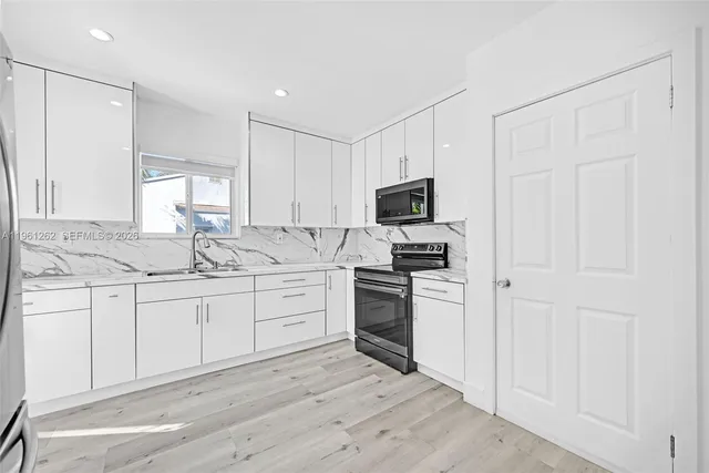 $4,999 | 876 Northeast 81st Street, Miami, FL 33138