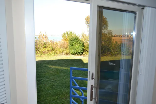 $2,850 | 533 Lagoon Boulevard, Unit 533, Brigantine, NJ 08203