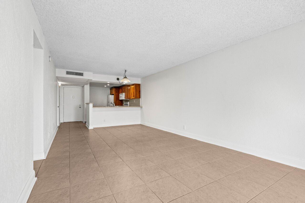 12 Royal Palm Way, Unit 405 Boca Raton, FL 33432 - Photo 13 of 29 006-12RoyalPalmWay-405-BocaRaton-FL-3343