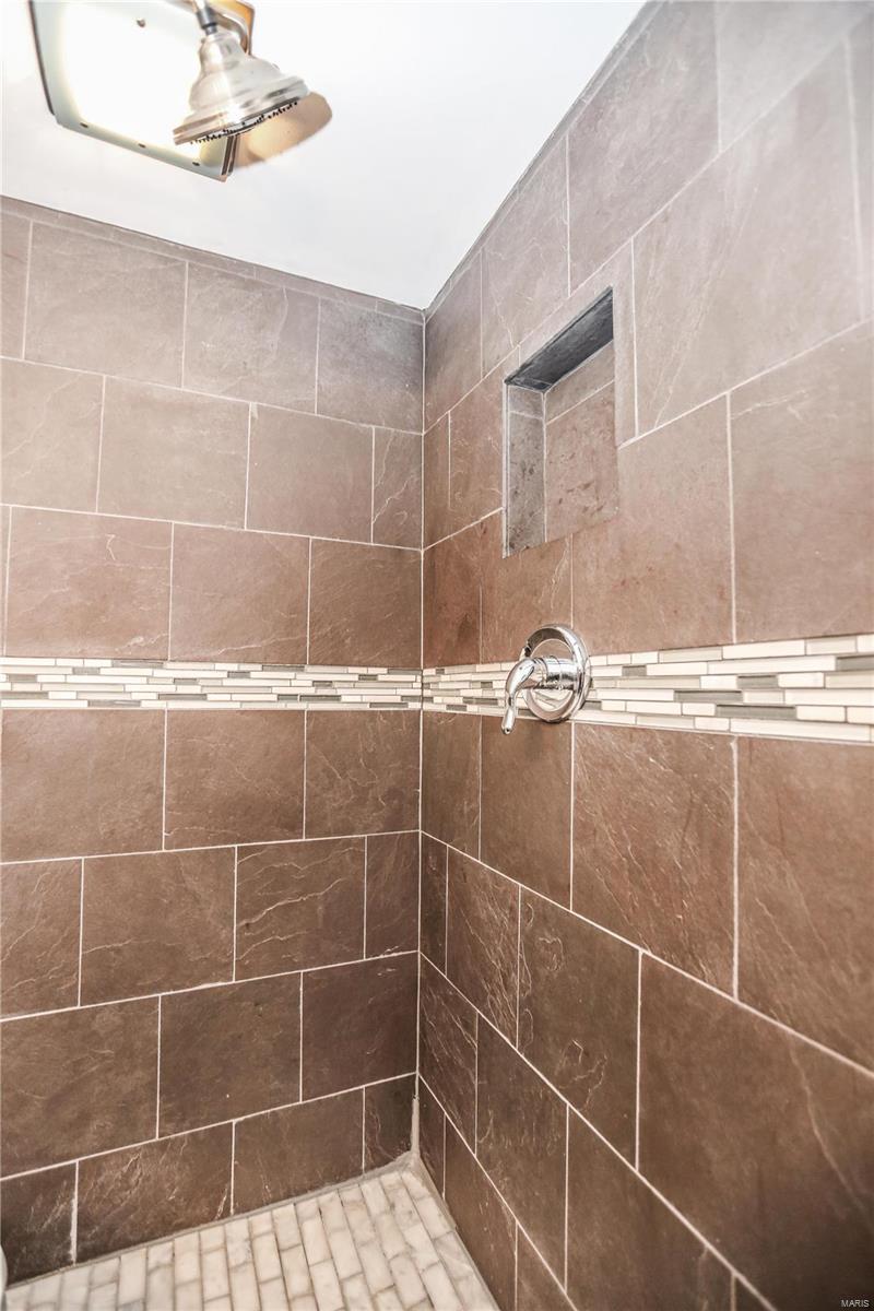 6300 Heintz Road St. Louis, MO 63129 - Photo 3 of 35