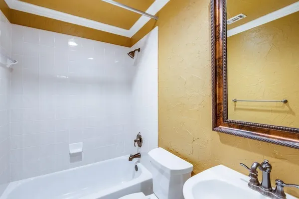 $5,000 | 725 Saxon Trail, Southlake, TX 76092