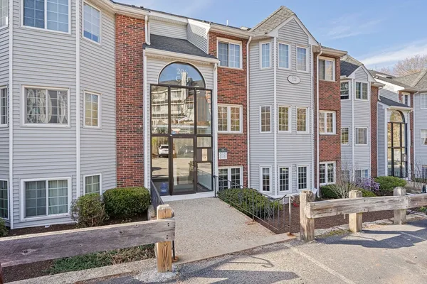 $394,900 | 206 Tall Oaks Drive, Unit F, Weymouth, MA 02190
