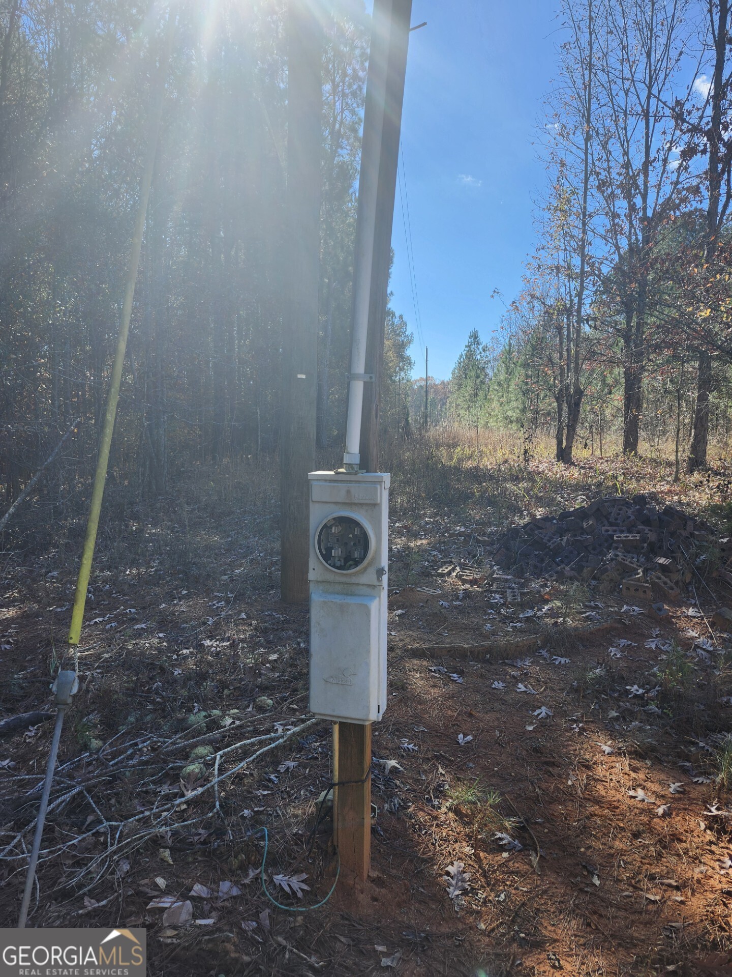 0 Glades Road Eatonton, GA 31024 - Photo 3 of 4 a street view with yard