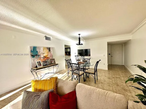 $2,250 | 850 Southwest 138th Avenue, Unit 307D, Pembroke Pines, FL 33027