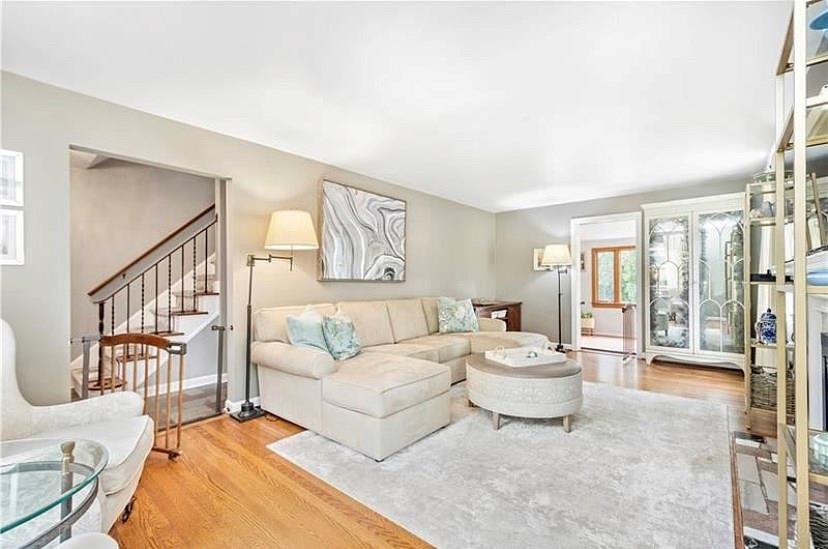 374 Midway Road Pittsburgh, PA 15216 - Photo 6 of 25 Gallery Image 6
