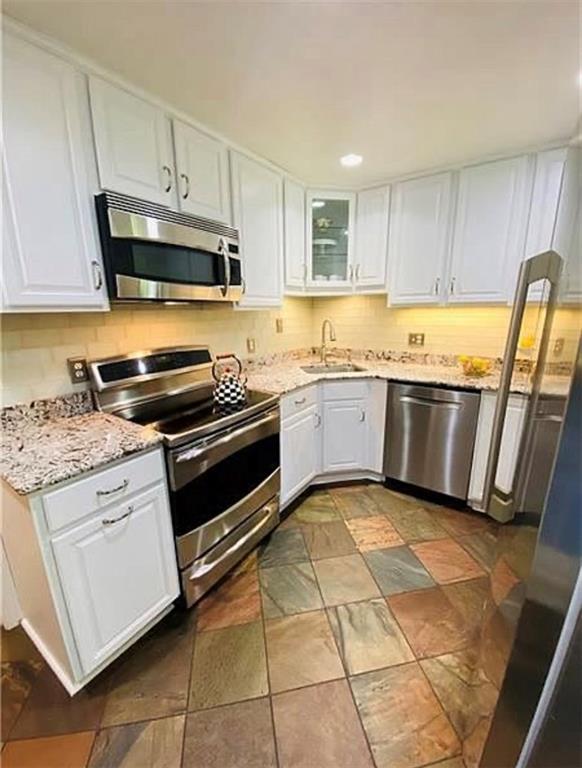 374 Midway Road Pittsburgh, PA 15216 - Photo 7 of 25 Gallery Image 7