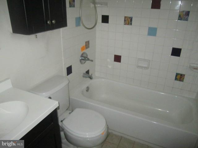 1078 Kings Road Pasadena, MD 21122 - Photo 25 of 26 Bath