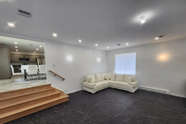 $999,000 | 5 Maple Street, South Fallsburg, NY 12779