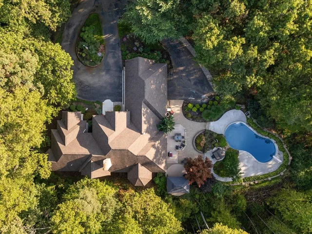 $1,174,900 | 7160 Hawick Court Northeast, Belmont, MI 49306