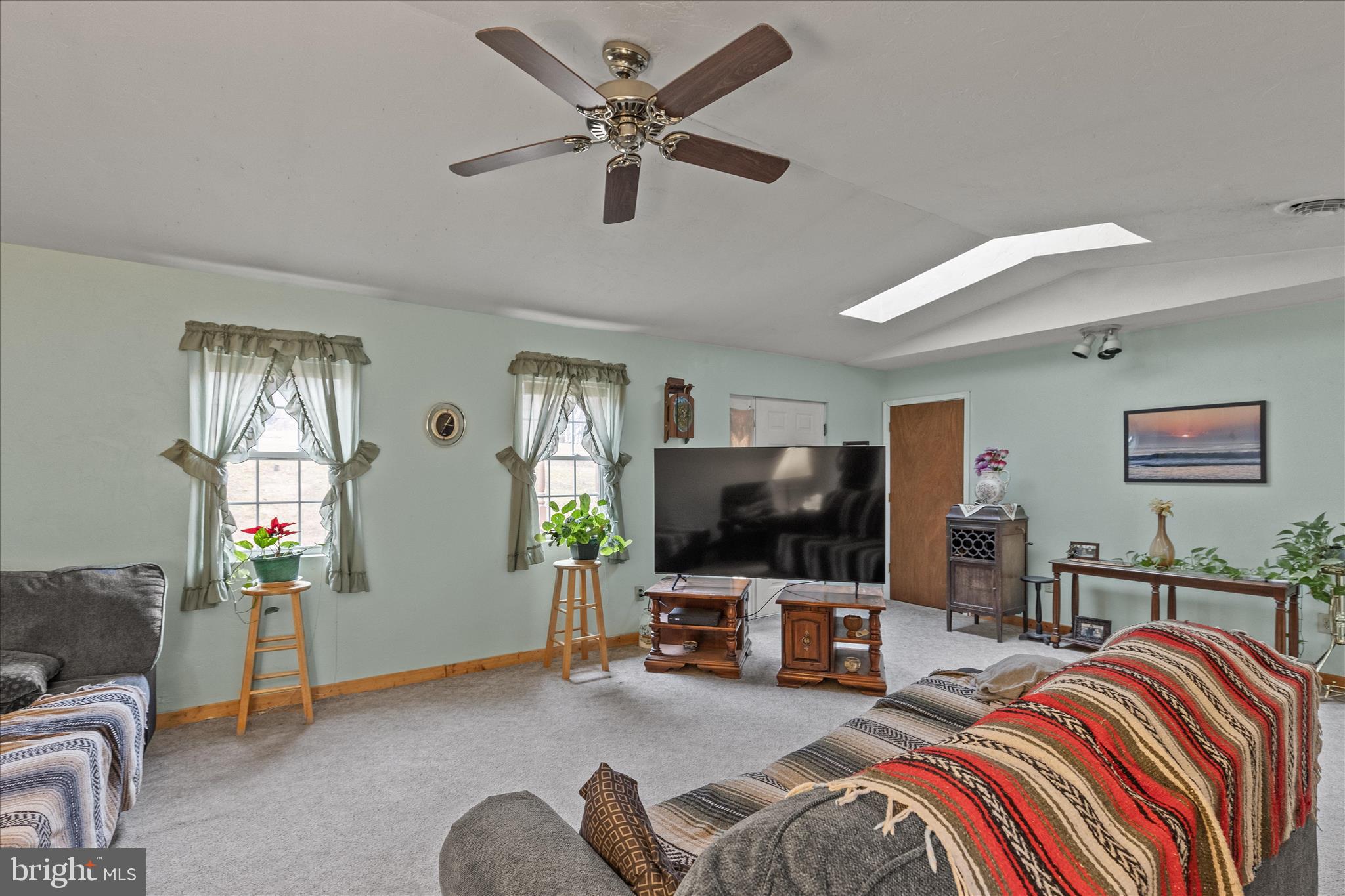 84 Lakeview Circle Hanover, PA 17331 - Photo 6 of 35