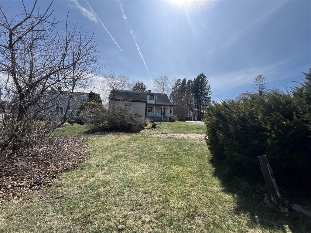 149 Lake Street Webster, MA 01570 - Photo 5 of 7