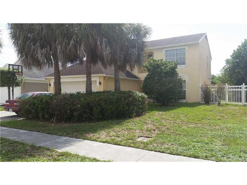 22528 Middletown Drive Boca Raton, FL 33428 - Photo 3 of 4 Exterior Front