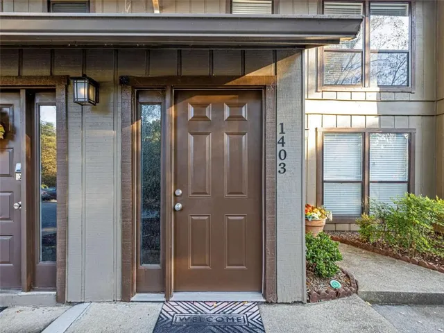 $284,900 | 1403 Cumberland Court Southeast, Smyrna, GA 30080