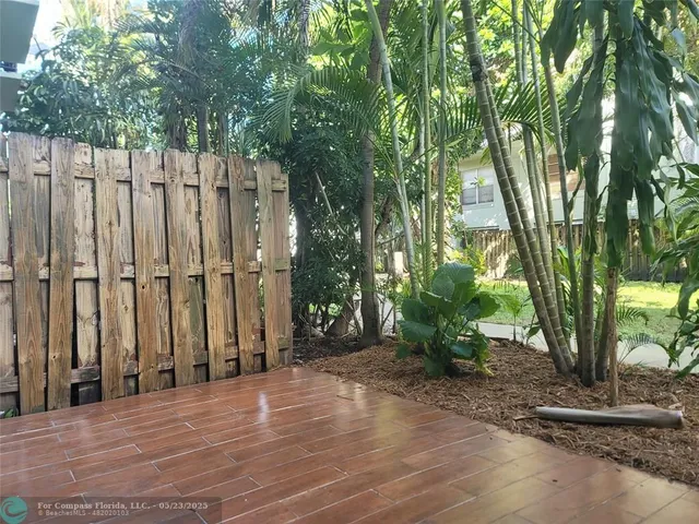 $199,000 | 805 West Oakland Park Boulevard, Unit E7, Oakland Park, FL 33309